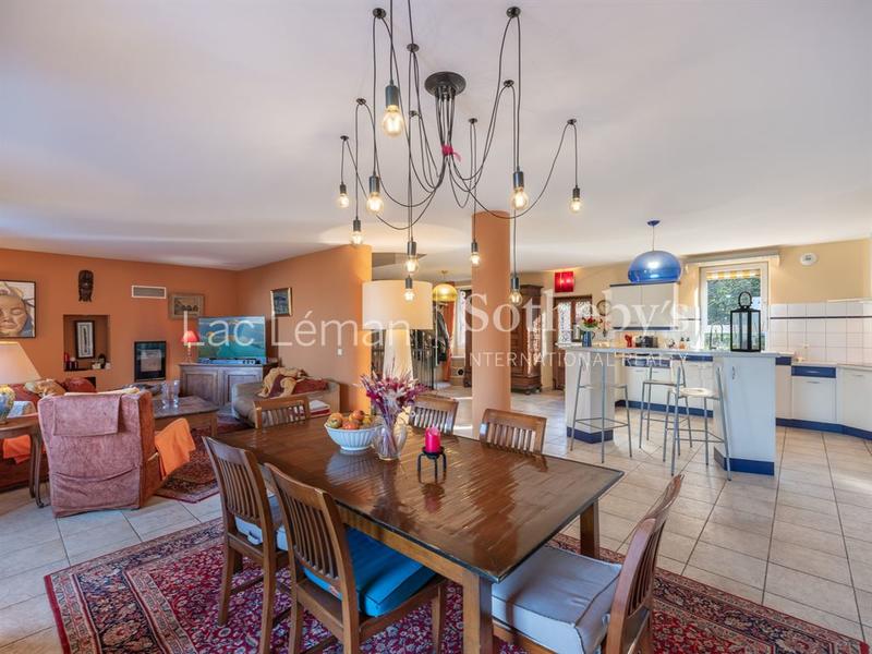 Maison - 306 m² - 7 pièces