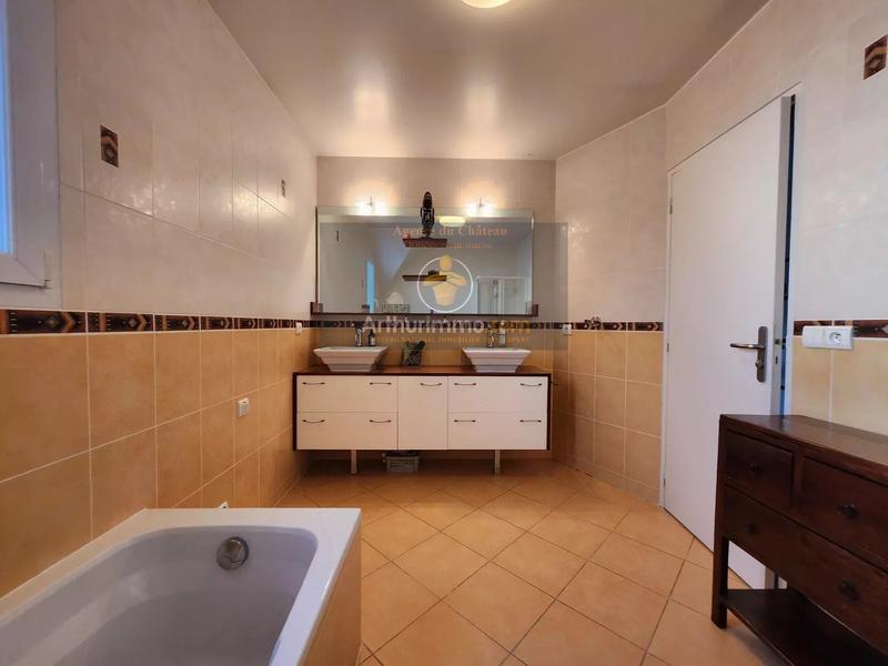 Maison - 158 m² - 7 pièces