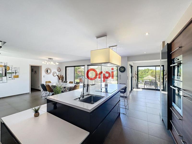 Villa - 169 m² - 5 pièces