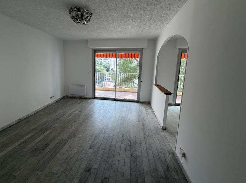 Studio - 40 m² - 1 pièce