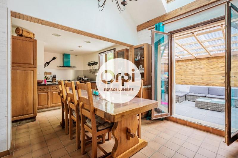 Maison - 151 m² - 6 pièces