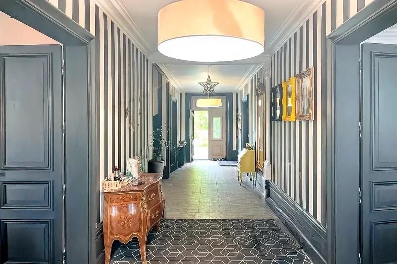 Maison - 365 m² - 14 pièces