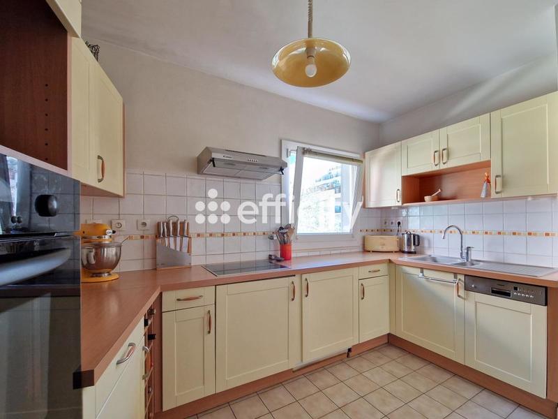 Appartement - 81 m² - 3 pièces