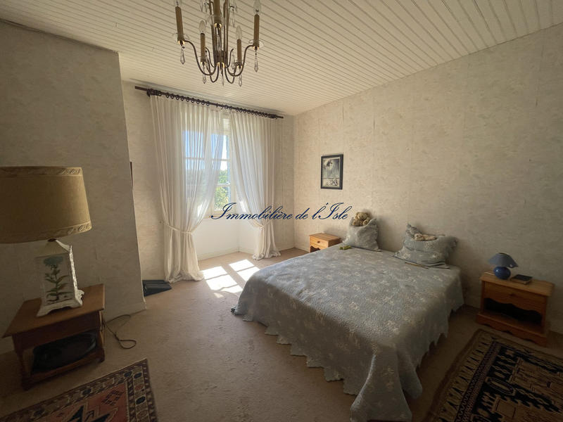 Maison - 290 m² - 8 pièces