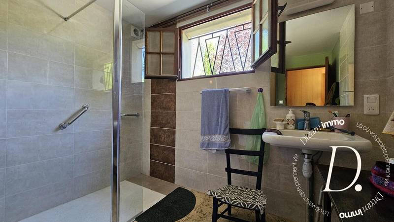 Maison - 280 m² - 11 pièces