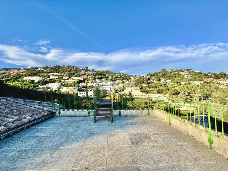 Villa - 332 m² - 7 pièces