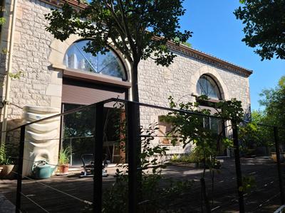 Maison - 420 m² - 18 pièces