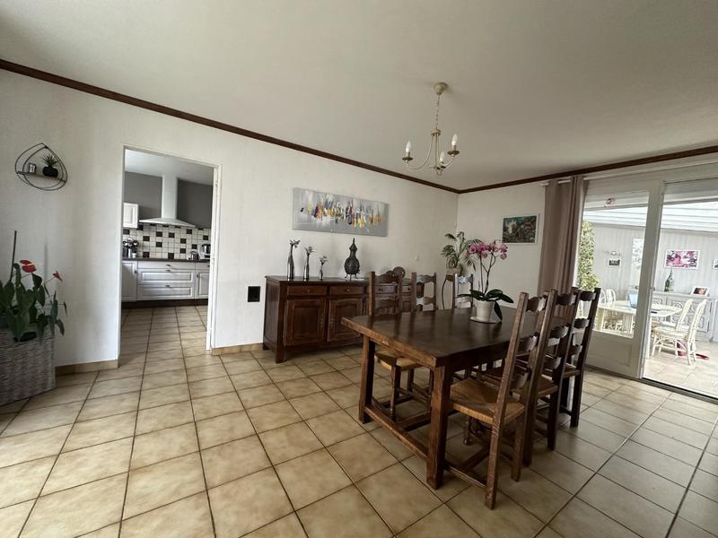 Maison - 218 m² - 10 pièces