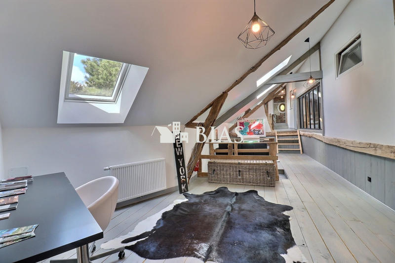 Maison - 212 m² - 5 pièces