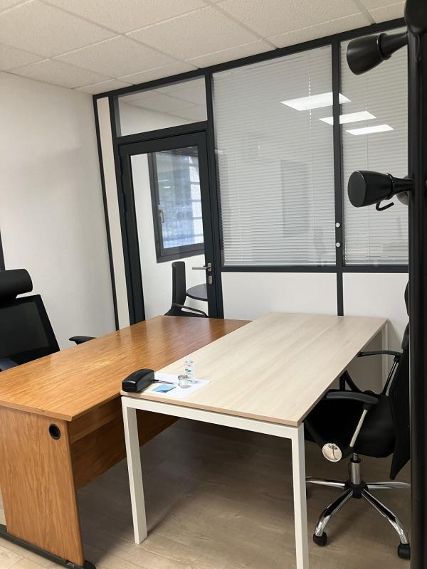 Bureau - 85 m² - 5 pièces