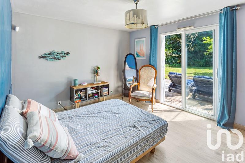 Maison - 168 m² - 8 pièces