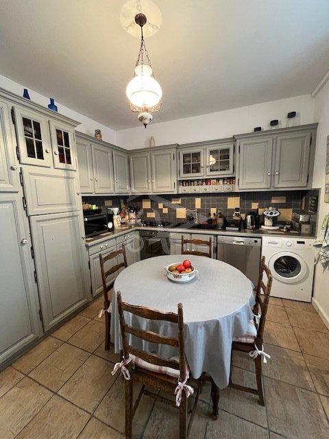 Maison - 181 m² - 8 pièces