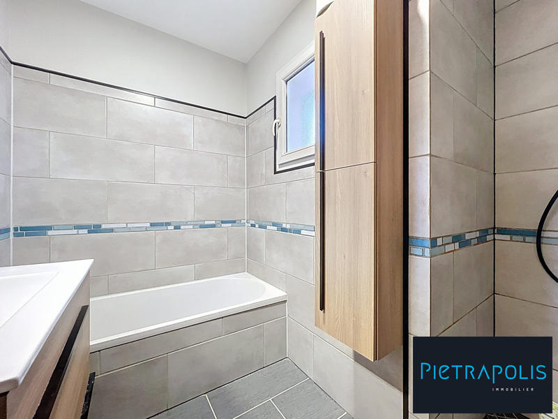 Maison - 93 m² - 4 pièces