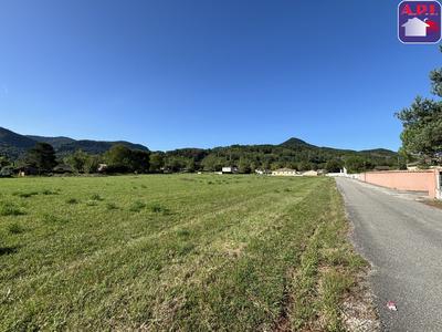 Terrain constructible - 1 045 m²