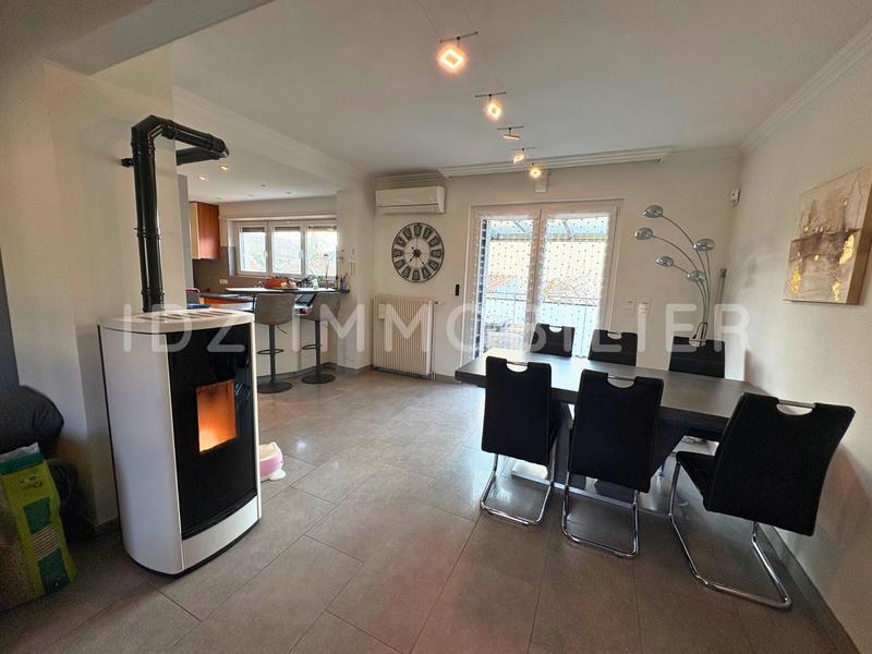 Maison - 95 m² - 5 pièces