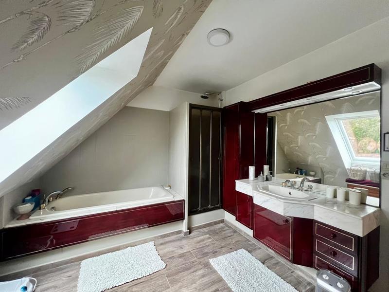 Maison - 165 m² - 5 pièces