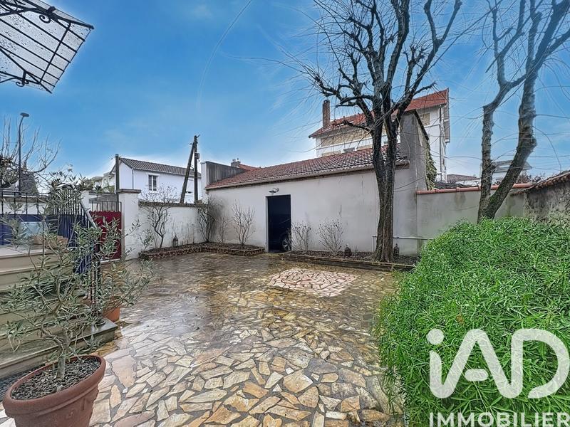 Maison - 233 m² - 8 pièces