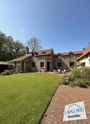 Maison - 239 m² - 10 pièces