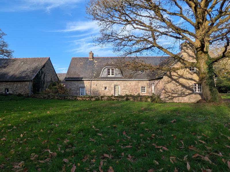 Propriété - 180 m² - 6 pièces