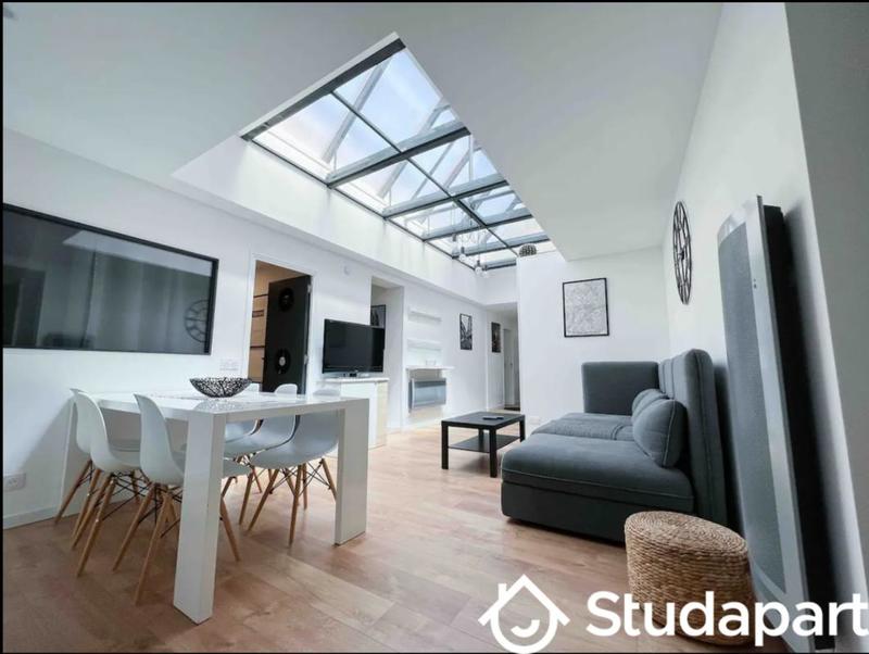 Chambre - 10 m² - 1 pièce