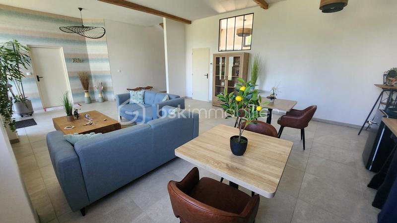 Propriété - 236 m² - 9 pièces