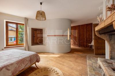 Maison - 219 m² - 6 pièces