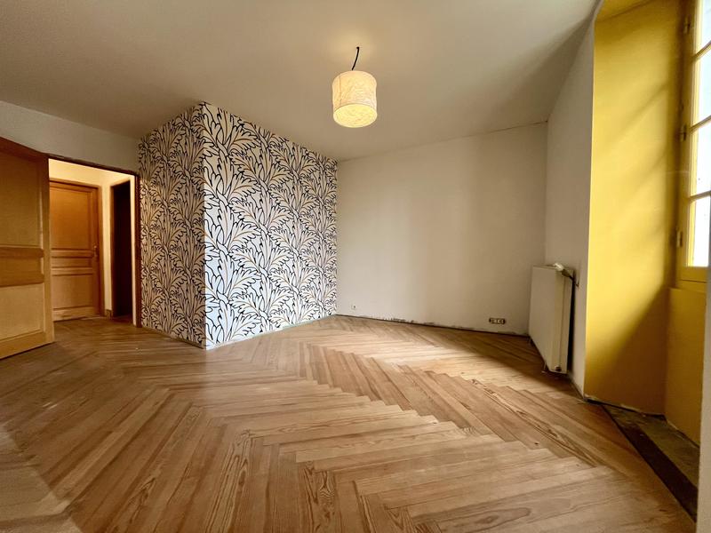 Maison - 177 m² - 7 pièces