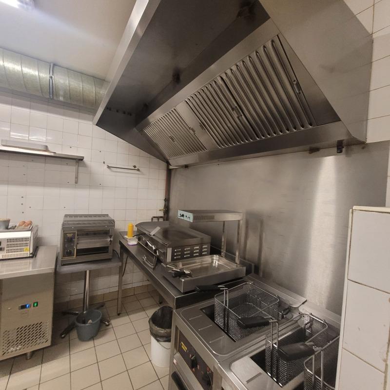 Local commercial - 100 m² - 3 pièces