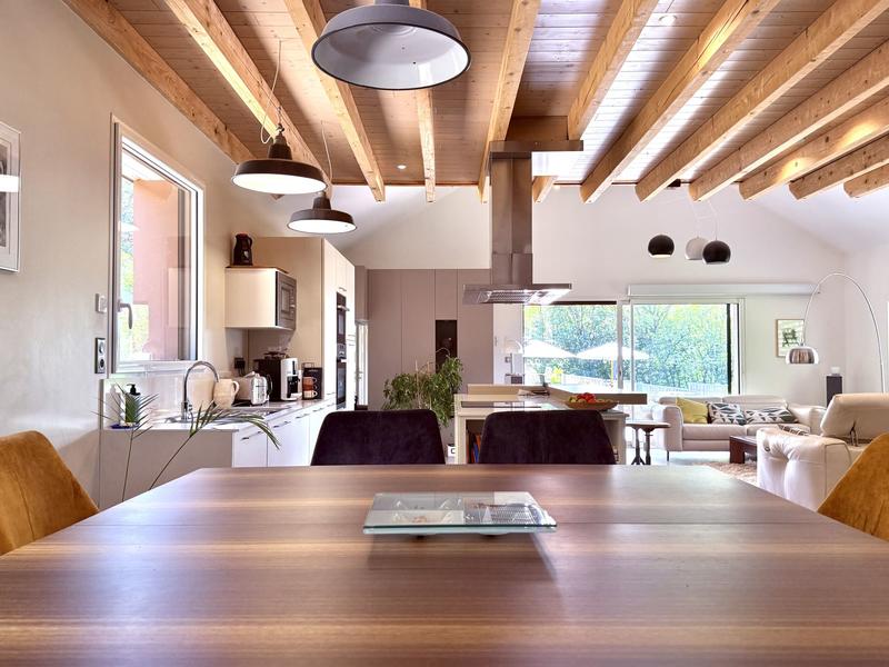 Maison - 218 m² - 6 pièces