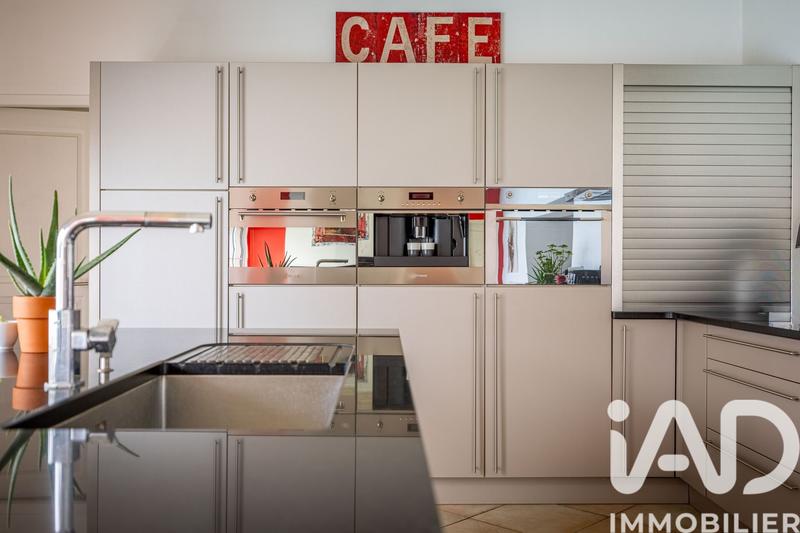 Maison - 250 m² - 7 pièces