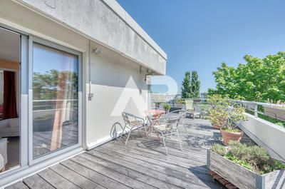 Appartement - 102 m² - 6 pièces