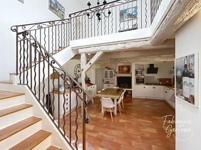 Mas - 419 m² - 9 pièces