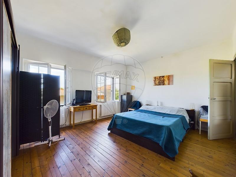 Maison - 200 m² - 7 pièces