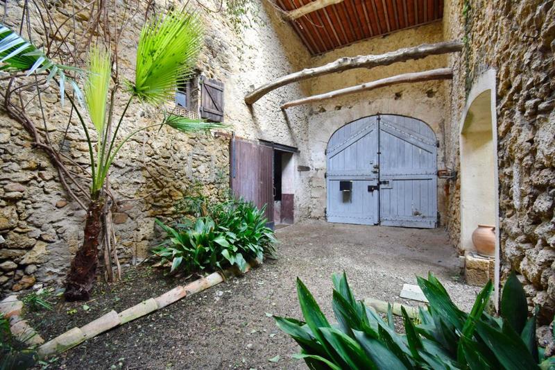 Maison - 391 m² - 12 pièces