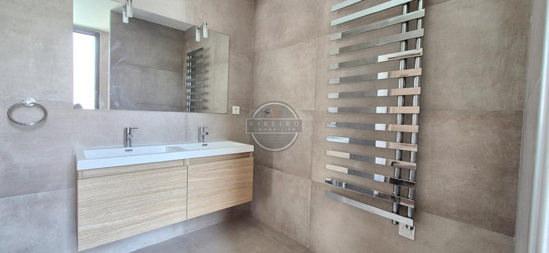 Villa - 185 m² - 4 pièces