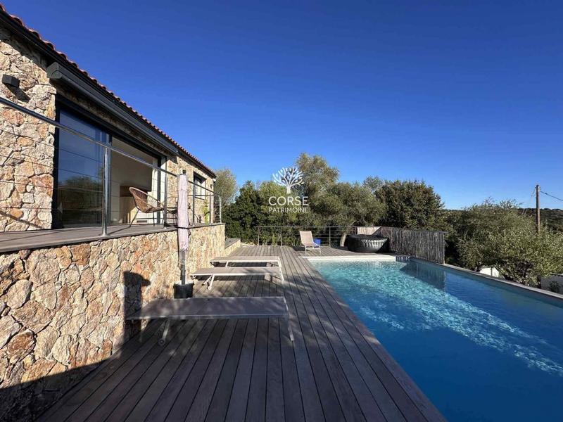 Villa - 95 m² - 4 pièces