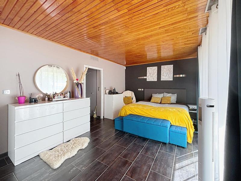 Maison - 254 m² - 7 pièces