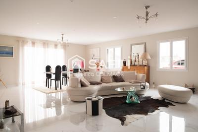 Villa - 222 m² - 6 pièces