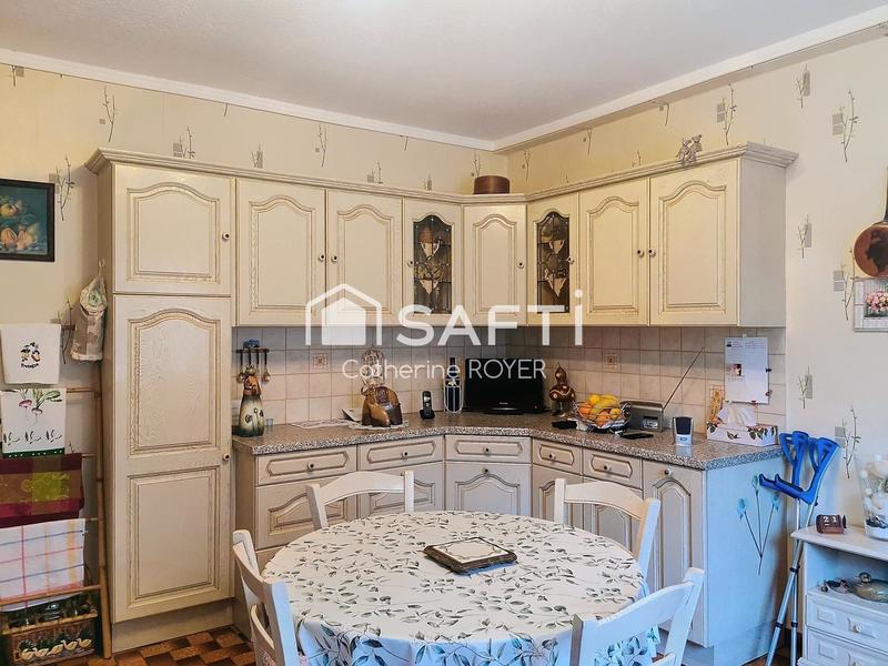 Maison - 202 m² - 8 pièces