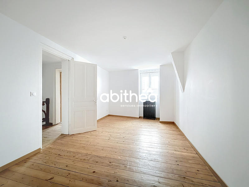 Maison - 280 m² - 11 pièces