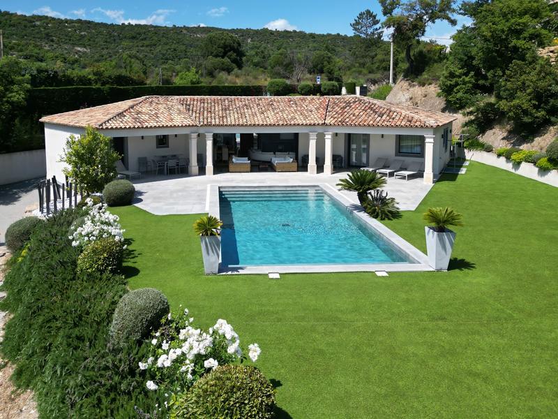 Villa - 281 m² - 8 pièces