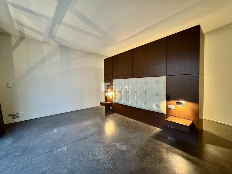 Maison - 435 m² - 5 pièces