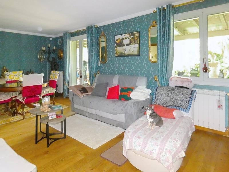 Maison - 320 m² - 8 pièces