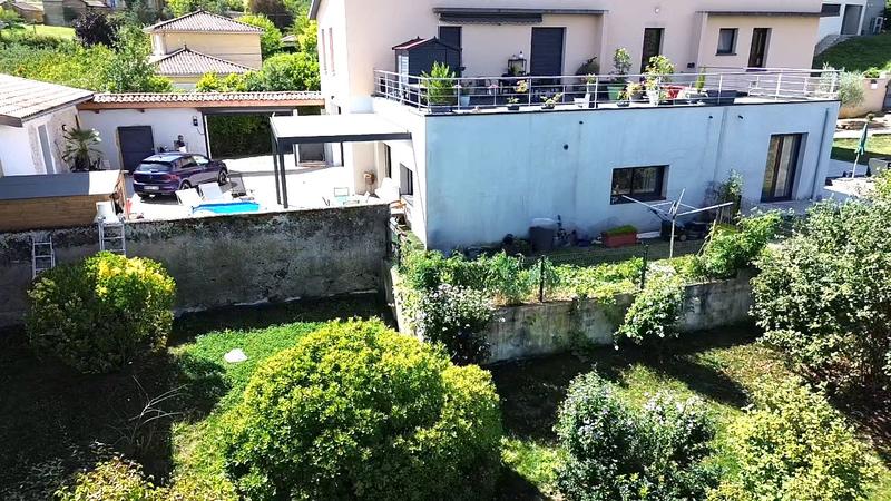 Appartement - 102 m² - 4 pièces