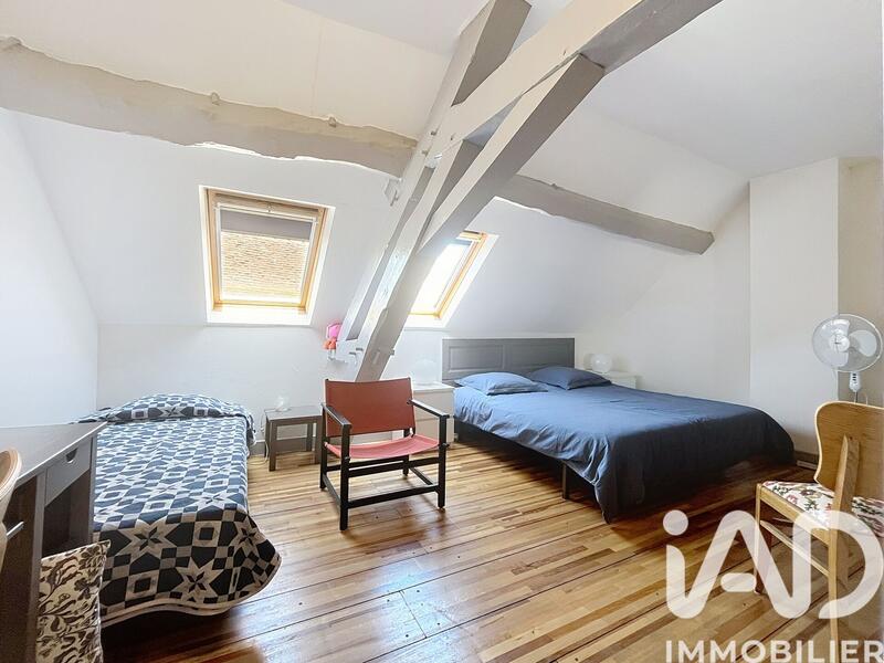 Maison - 217 m² - 9 pièces