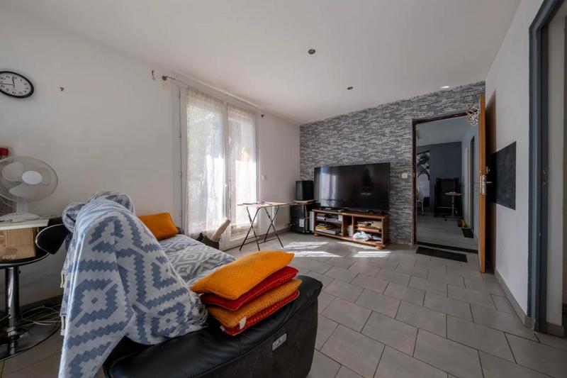 Maison - 250 m² - 11 pièces