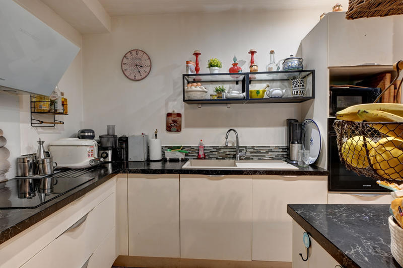 Maison - 208 m² - 9 pièces