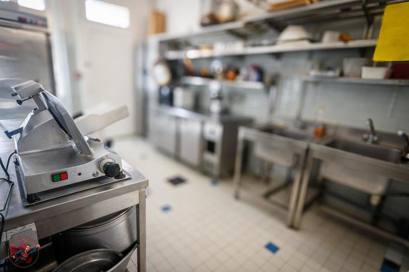 Local commercial - 805 m² - 20 pièces