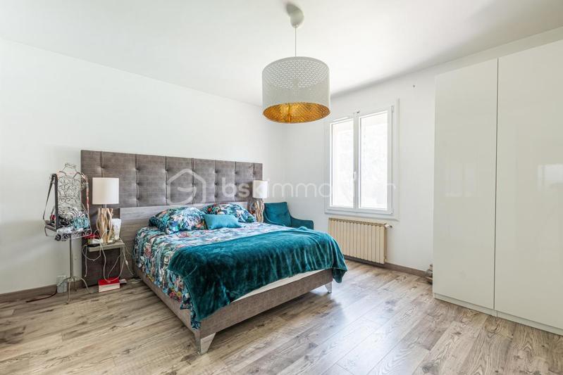 Maison - 210 m² - 8 pièces