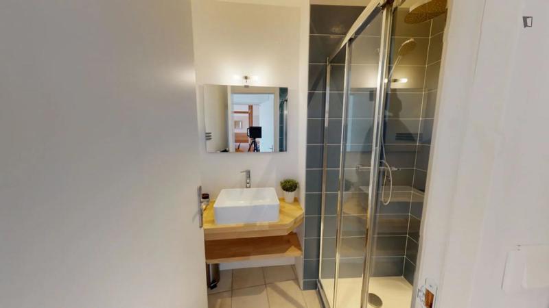 Chambre - 11 m² - 4 pièces